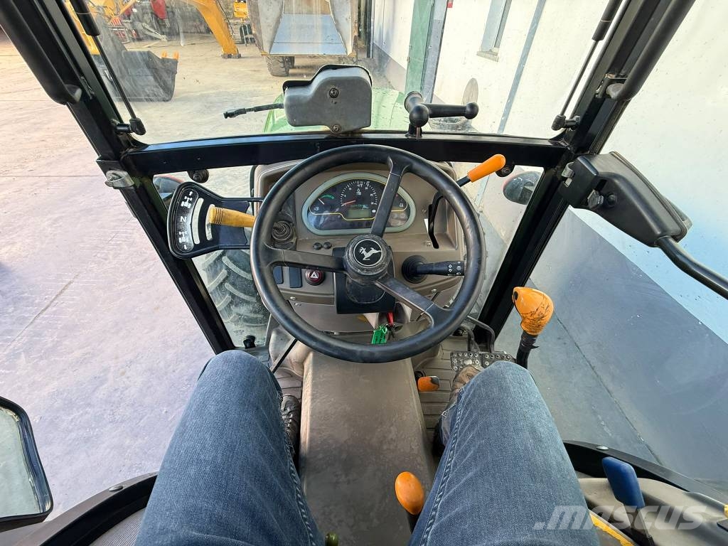John Deere 5100 GF الجرارات