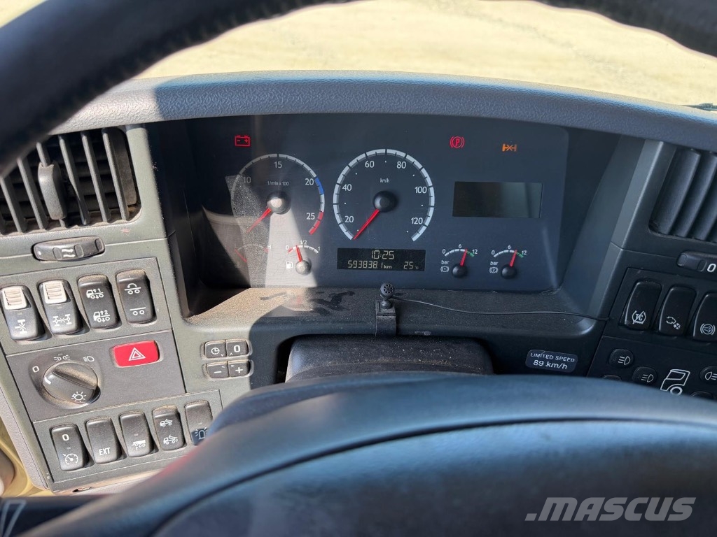 Scania R 560 Тягачі