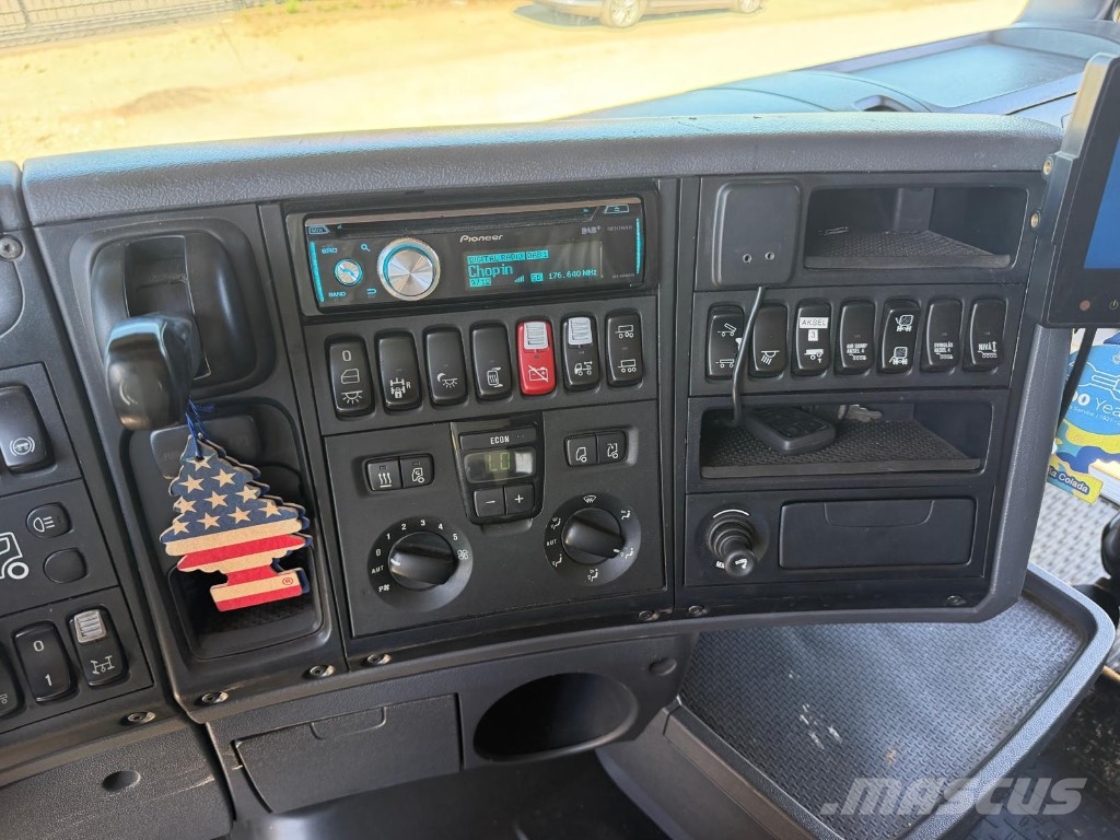 Scania R 560 Тягачі