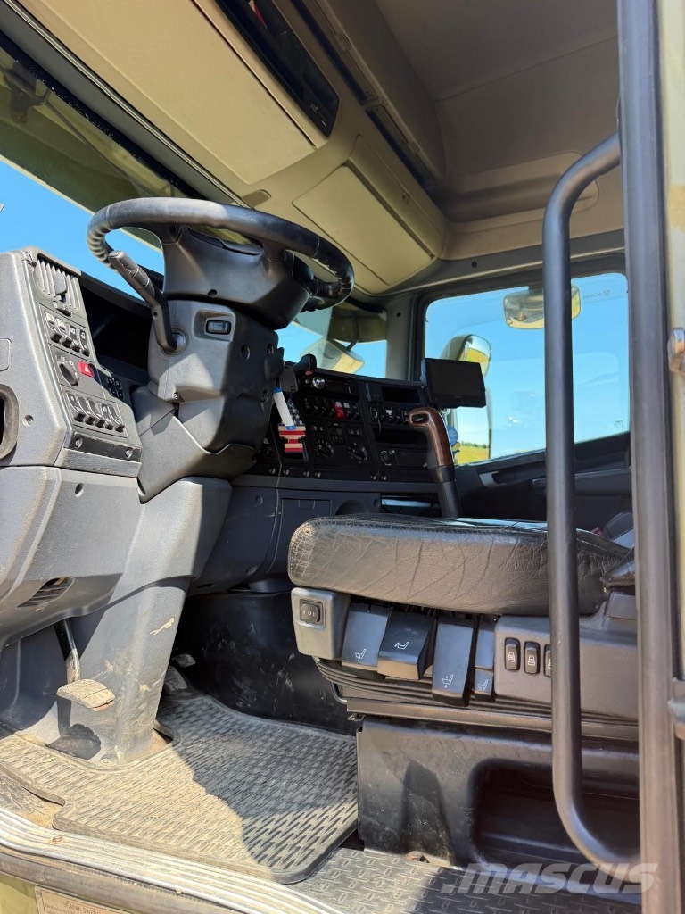 Scania R 560 Тягачі