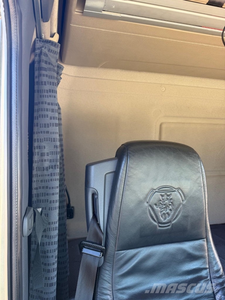 Scania R 560 Тягачі