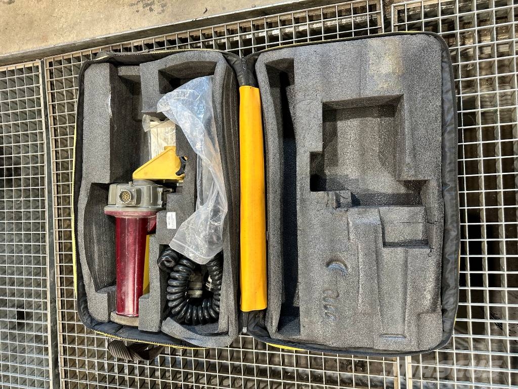 Topcon levelling system /LS-B4 sensor /9142 sonic tracker Elektronika