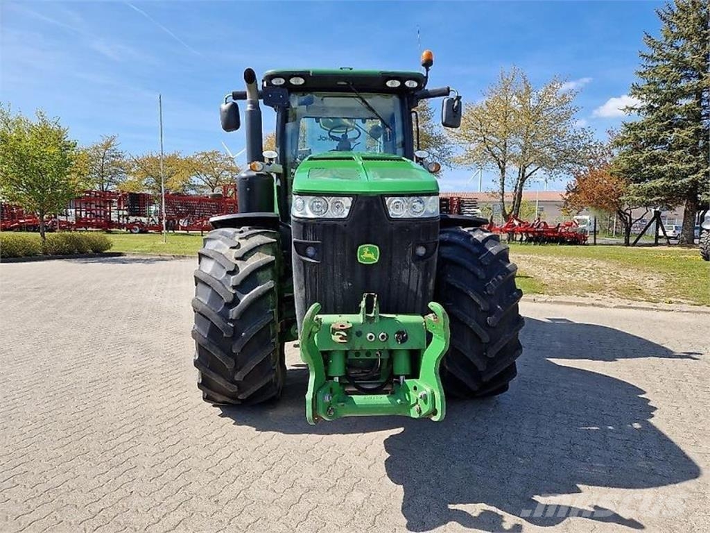 John Deere 8285R PowerShift Traktoren