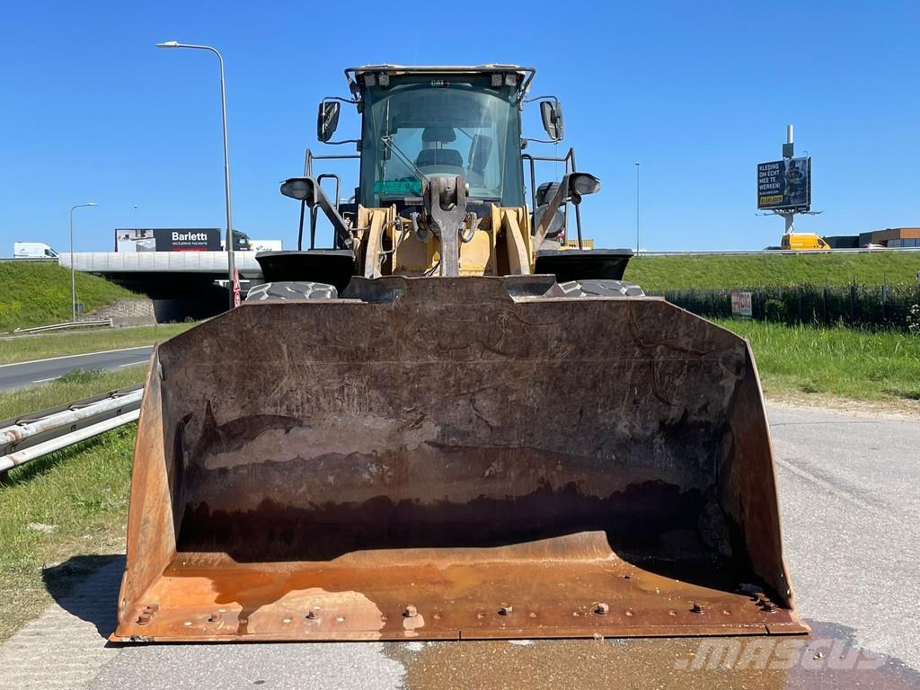CAT 966M Wheel loaders