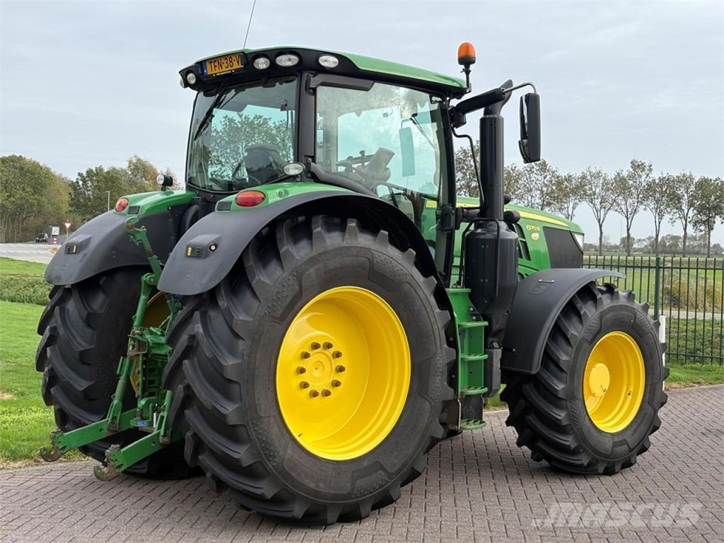 John Deere 6175R TRAKTOR Traktory