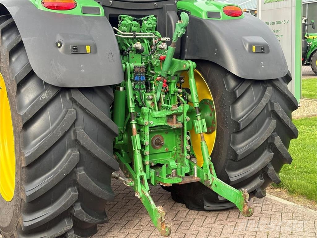 John Deere 6175R TRAKTOR Traktory