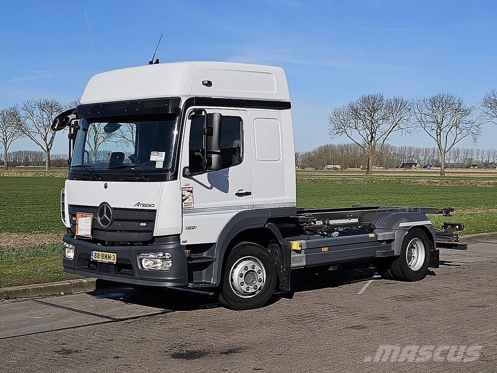 Mercedes-Benz ATEGO 1221 WB 356 ADR AIRCO ケーブルリフト着脱式トラック