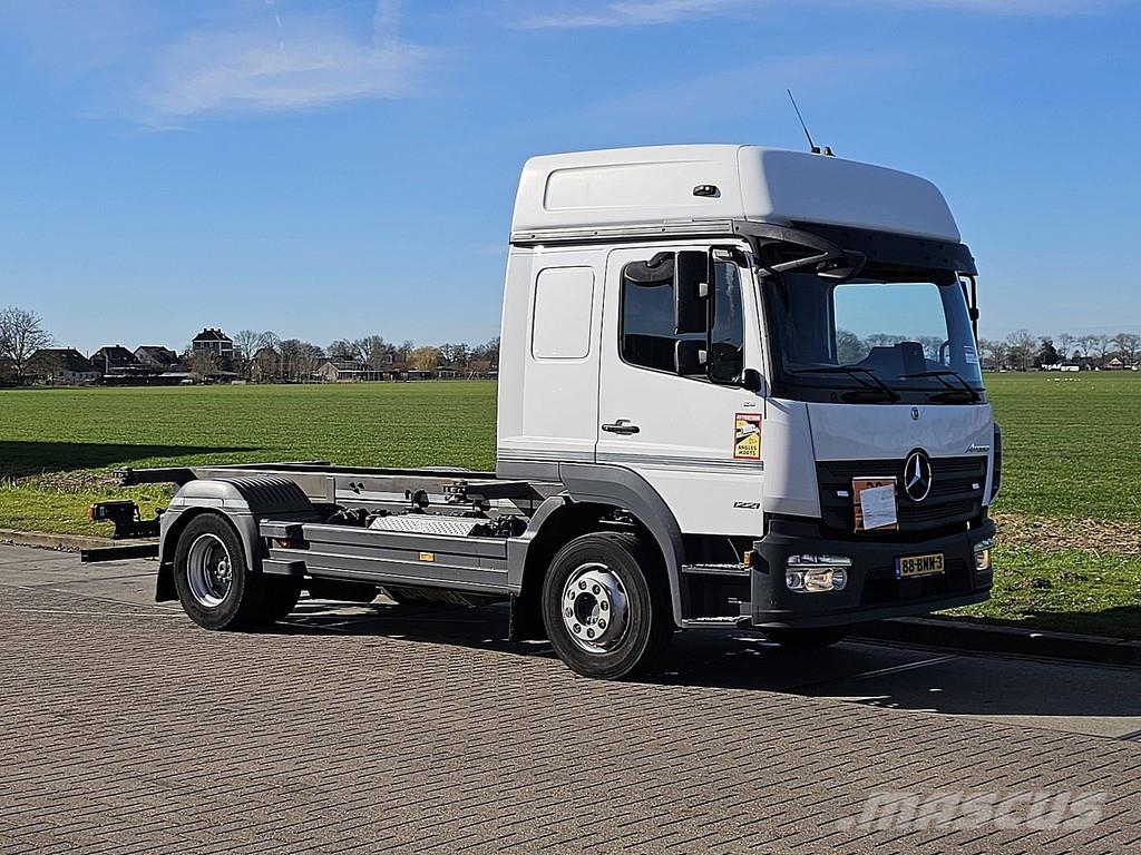 Mercedes-Benz ATEGO 1221 WB 356 ADR AIRCO ケーブルリフト着脱式トラック