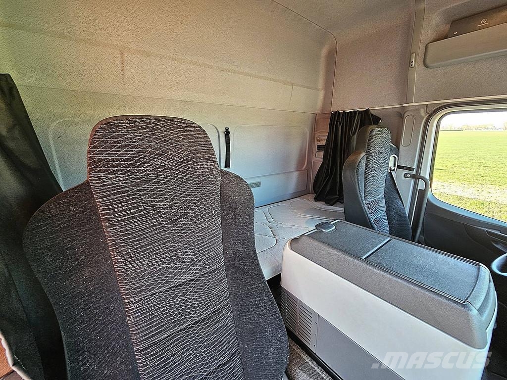 Mercedes-Benz ATEGO 1221 WB 356 ADR AIRCO ケーブルリフト着脱式トラック
