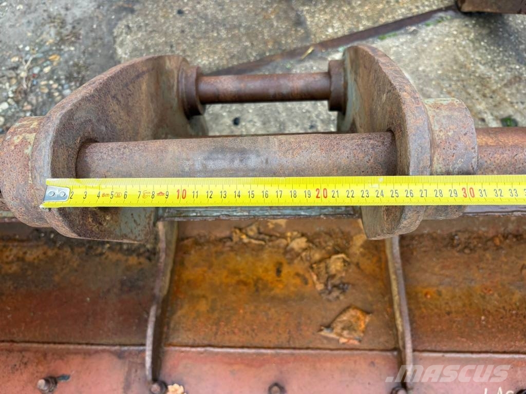 JCB 3 CX - CAT 428 - CAT 432 Buldoexcavatoare