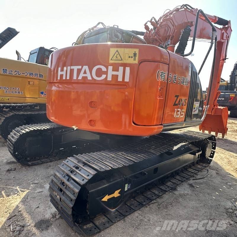 Hitachi ZX 135 Koparki gąsienicowe