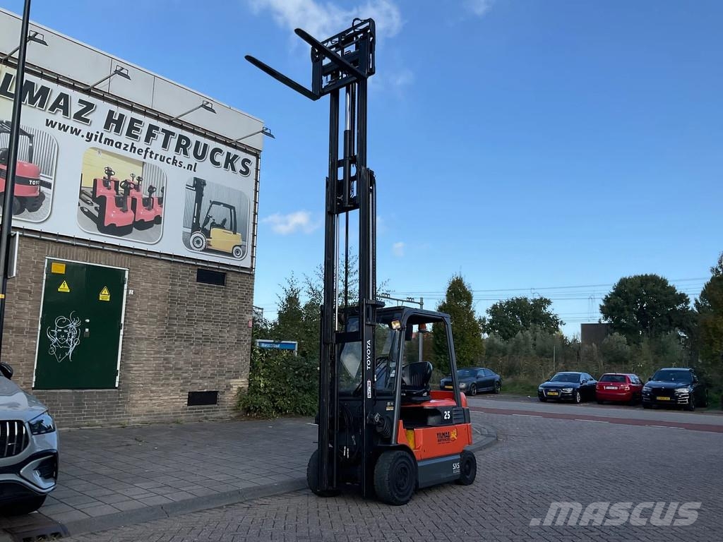 Toyota 7FBMF25 2500KG 5.00METER HEFTRUCK شاحنات ذات رافعات شوكية تعمل بالكهرباء