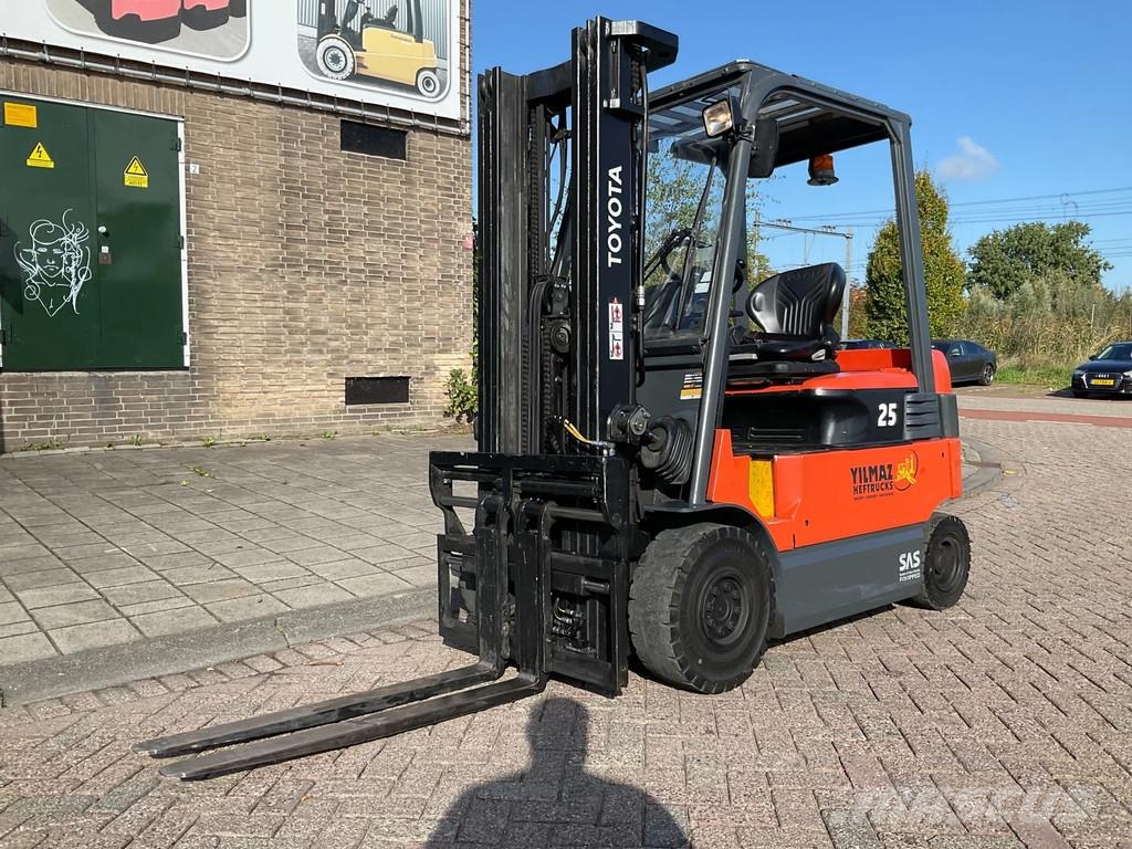 Toyota 7FBMF25 2500KG 5.00METER HEFTRUCK شاحنات ذات رافعات شوكية تعمل بالكهرباء