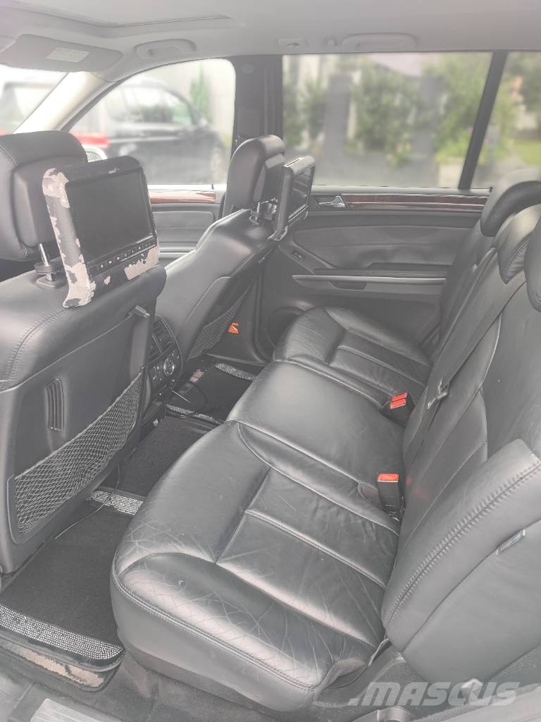 Chrysler GL 550 4 Matic Automašīnas