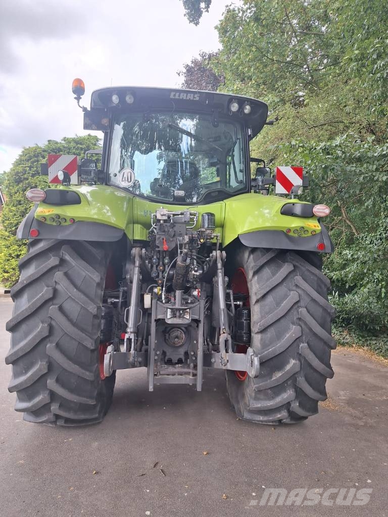 CLAAS Axion 830 Cmatic Traktoren
