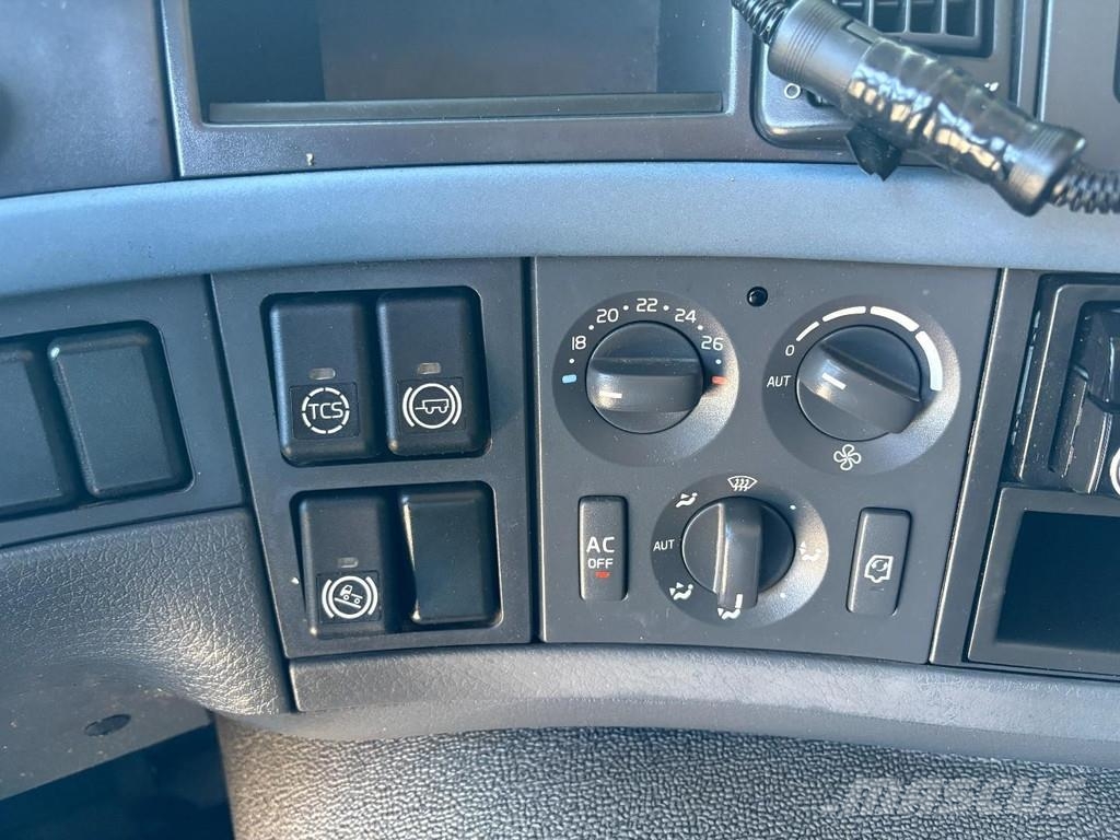 Volvo FM 310 + DHOLLANDIA LOADLIFT 3000 KG + SIDE DOOR + Camiones con caja de remolque