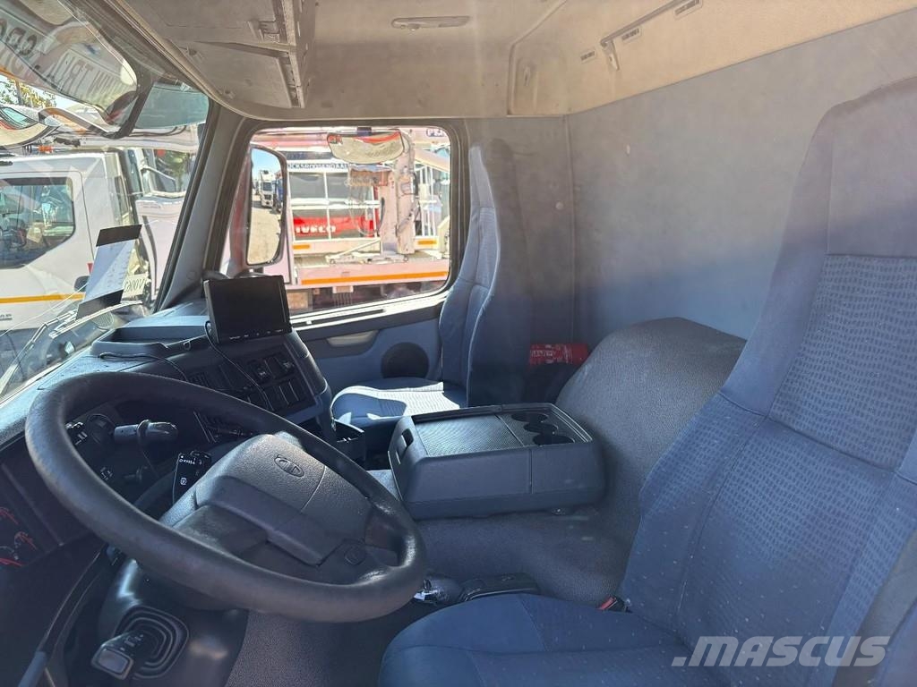 Volvo FM 310 + DHOLLANDIA LOADLIFT 3000 KG + SIDE DOOR + Camiones con caja de remolque