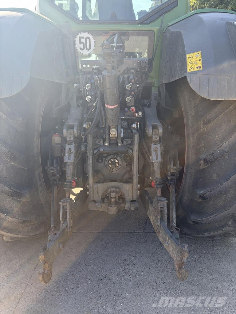 Fendt 824 VARIO PROFI + Трактори