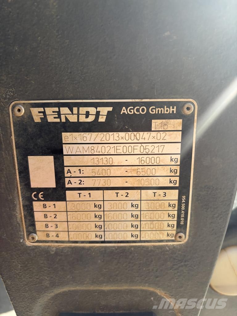 Fendt 824 VARIO PROFI + Traktory