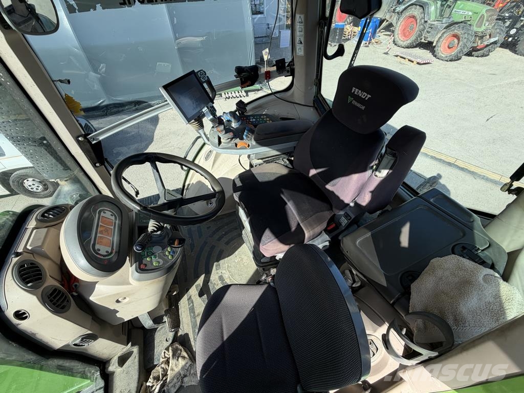 Fendt 824 VARIO PROFI + Трактори