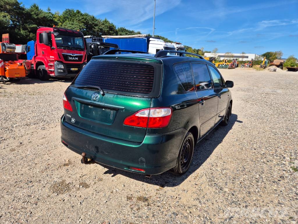 Toyota Avensis verso 2.0D Sportsvan Automašīnas