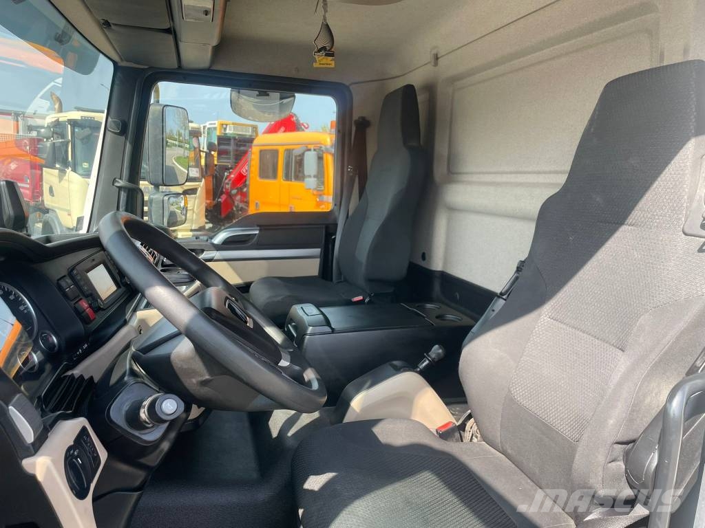 MAN TGM 18.250 Temperature controlled trucks