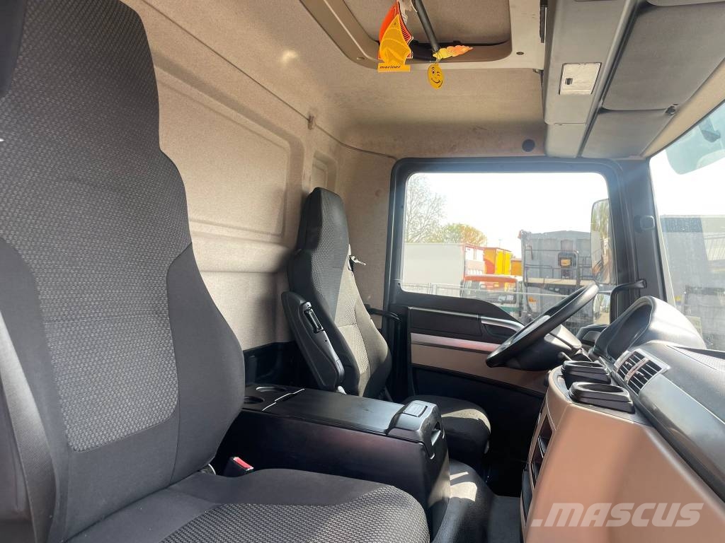 MAN TGM 18.250 Temperature controlled trucks