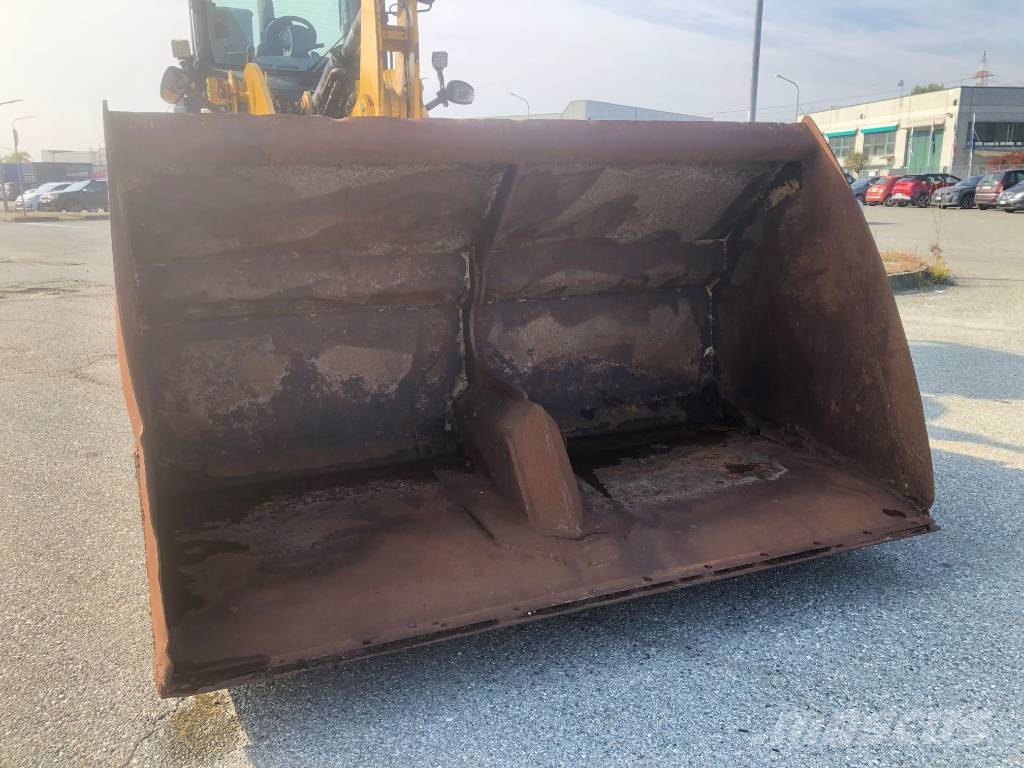 CAT 930 K Колесни товарачи