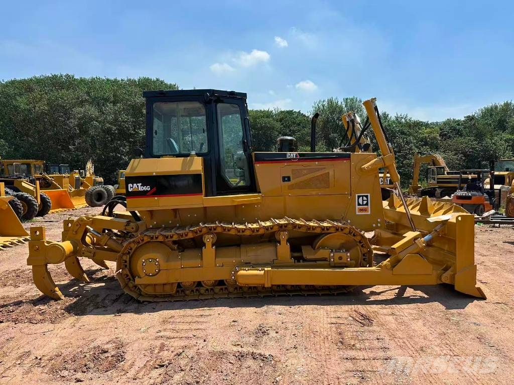 CAT D6G Kāpurķēžu buldozeri