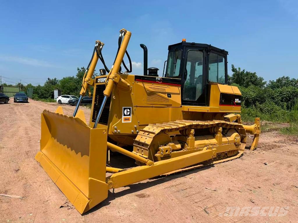 CAT D6G Kāpurķēžu buldozeri