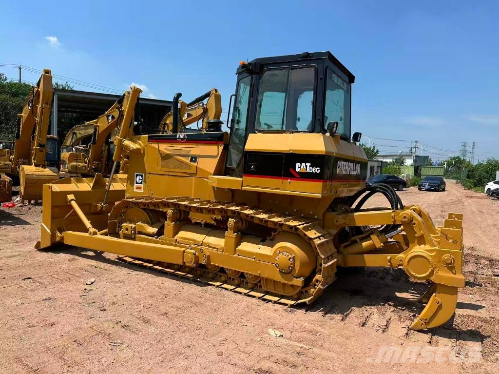 CAT D6G Kāpurķēžu buldozeri