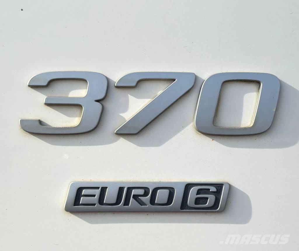 Volvo FM 370 새시 운전실 트럭