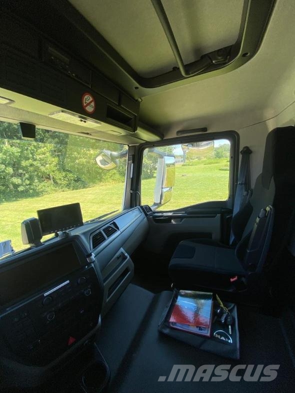 MAN Vehicle Rigid 4x4 box standard Box body trucks