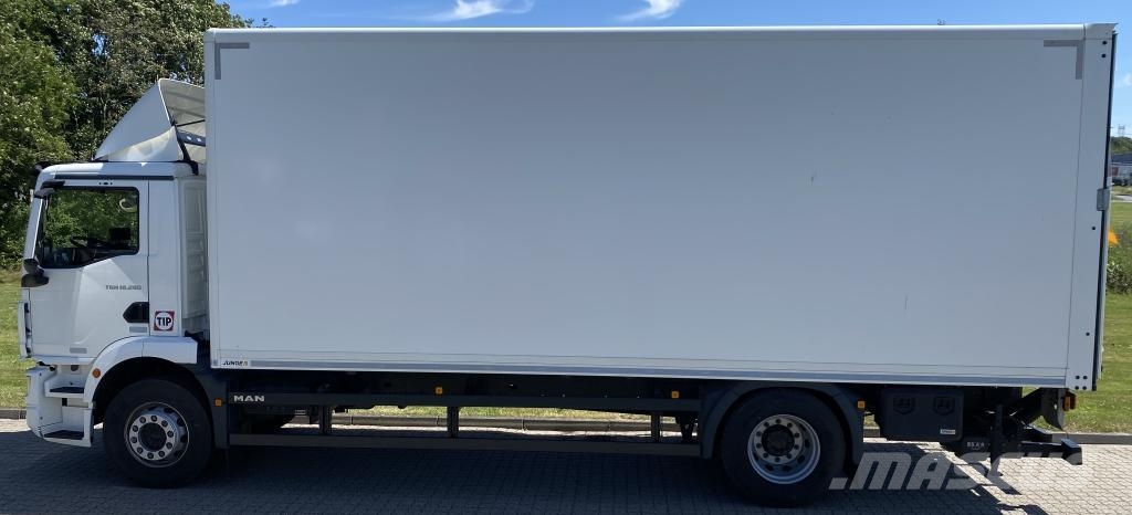 MAN Vehicle Rigid 4x4 box standard Box body trucks