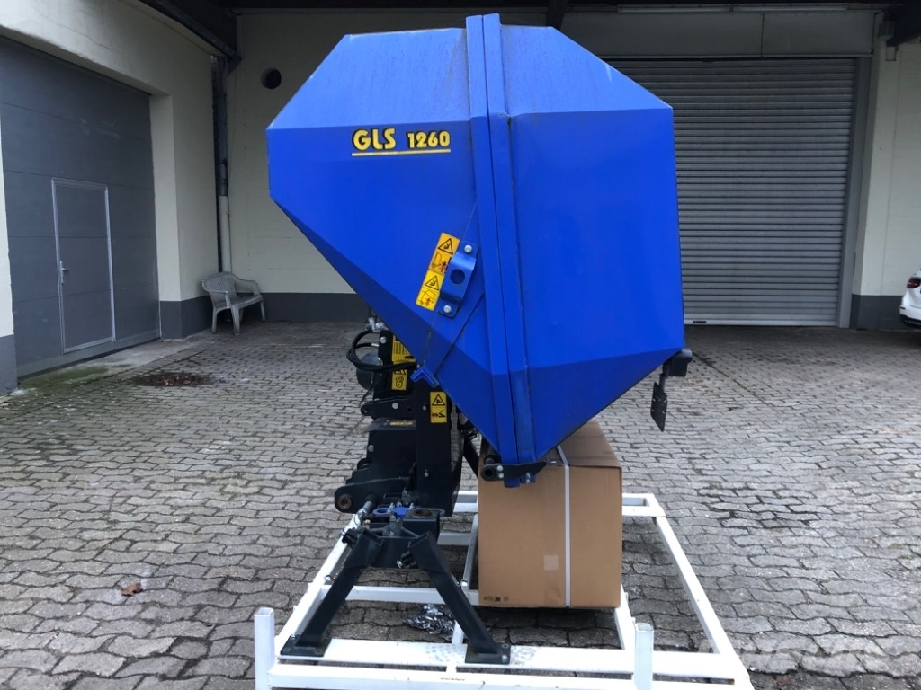 Iseki GLS 1260 H Laubsauger * Gras-Laubaufnahme Arbeitsfahrzeuge