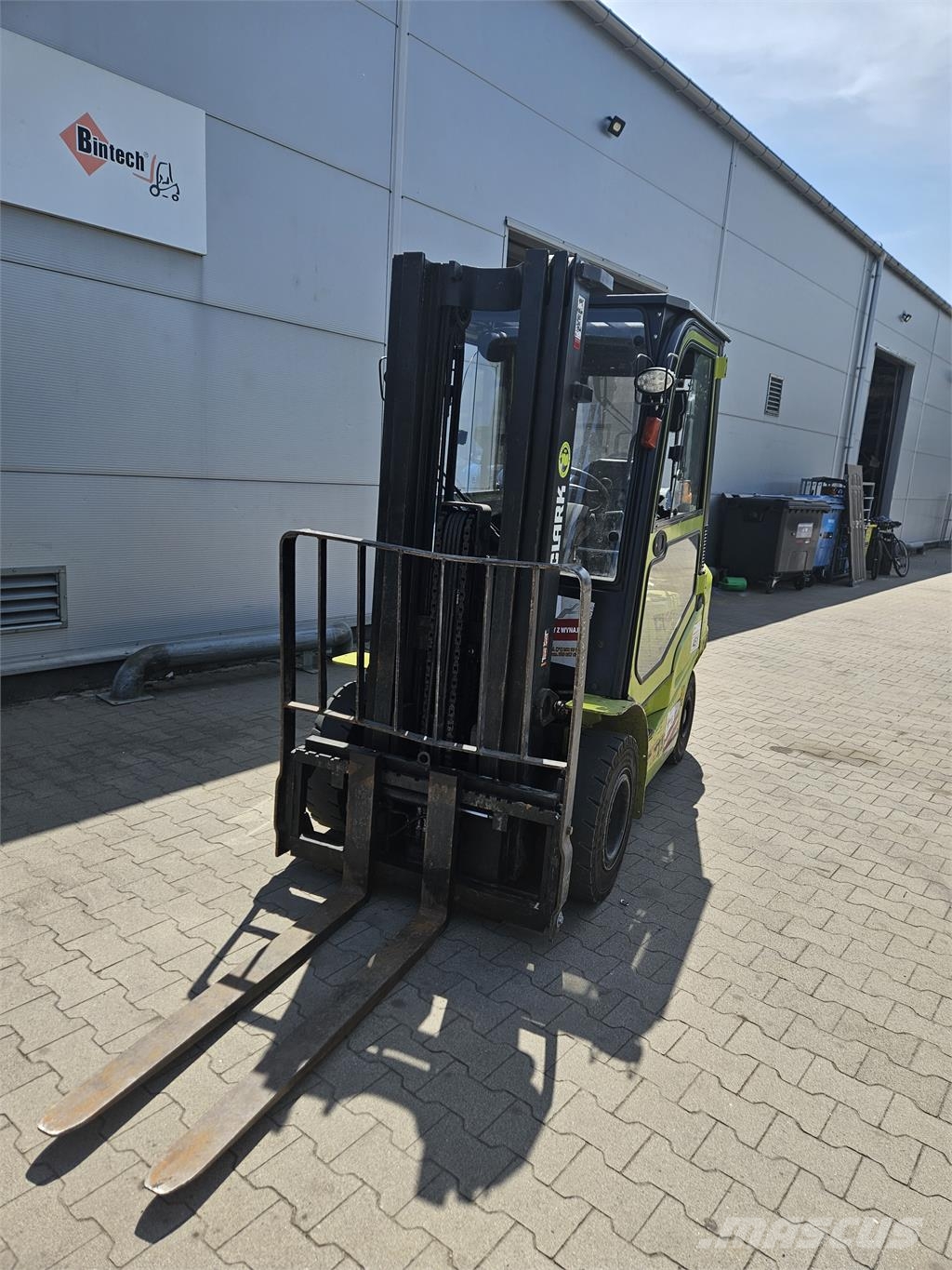 Clark GTS25L LPG forklifts