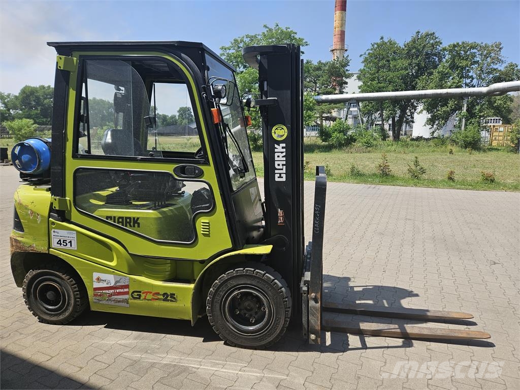 Clark GTS25L Gāzes autoiekrāvēji (LPG)