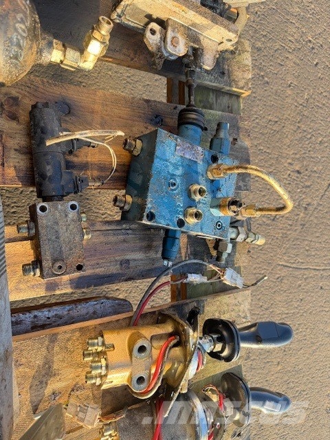 Liebherr A904/914/924/934 B complet parts Cabines e interior máquinas construção