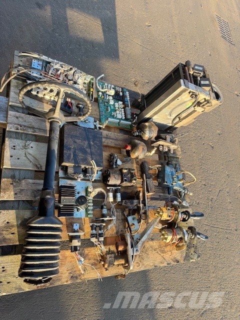Liebherr A904/914/924/934 B complet parts Cabines e interior máquinas construção