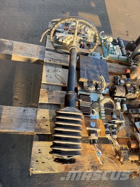 Liebherr A904/914/924/934 B complet parts Cabines e interior máquinas construção