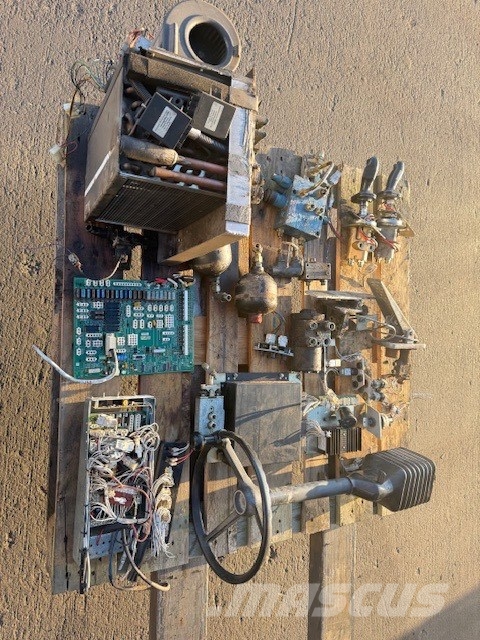 Liebherr A904/914/924/934 B complet parts Cabines e interior máquinas construção