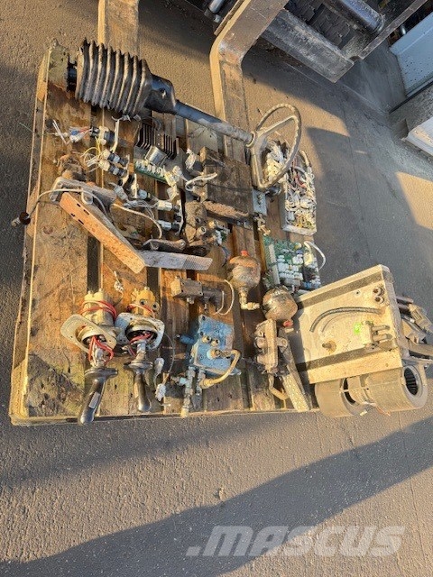Liebherr A904/914/924/934 B complet parts Cabines e interior máquinas construção
