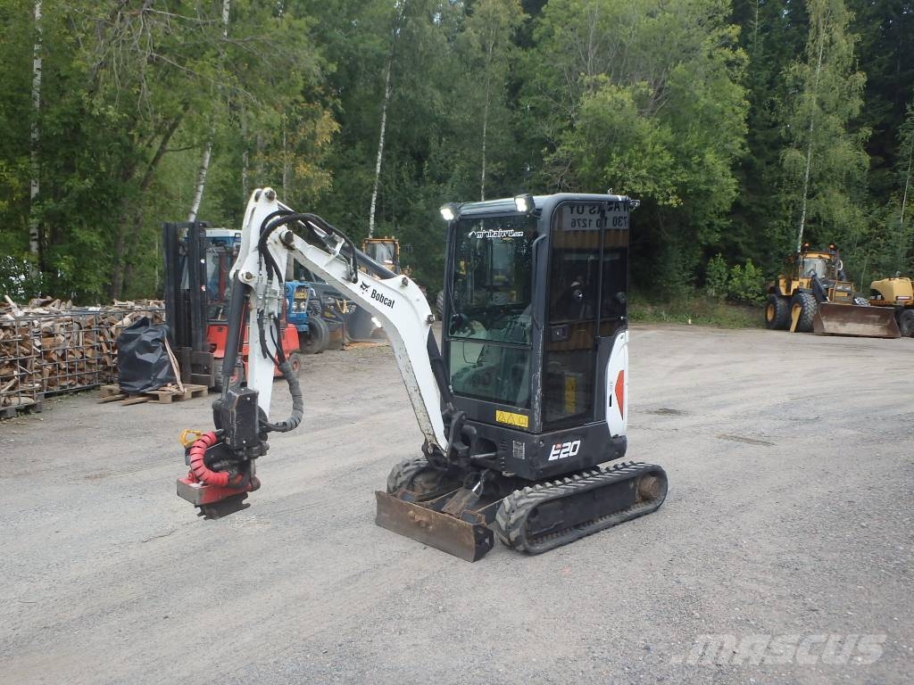 Bobcat E 20 pyörittäjällä Міні-екскаватори < 7т