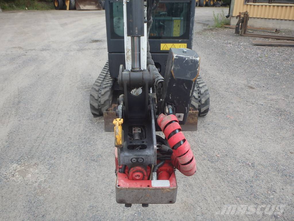 Bobcat E 20 pyörittäjällä Міні-екскаватори < 7т