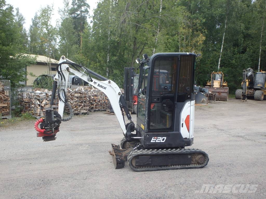 Bobcat E 20 pyörittäjällä Міні-екскаватори < 7т