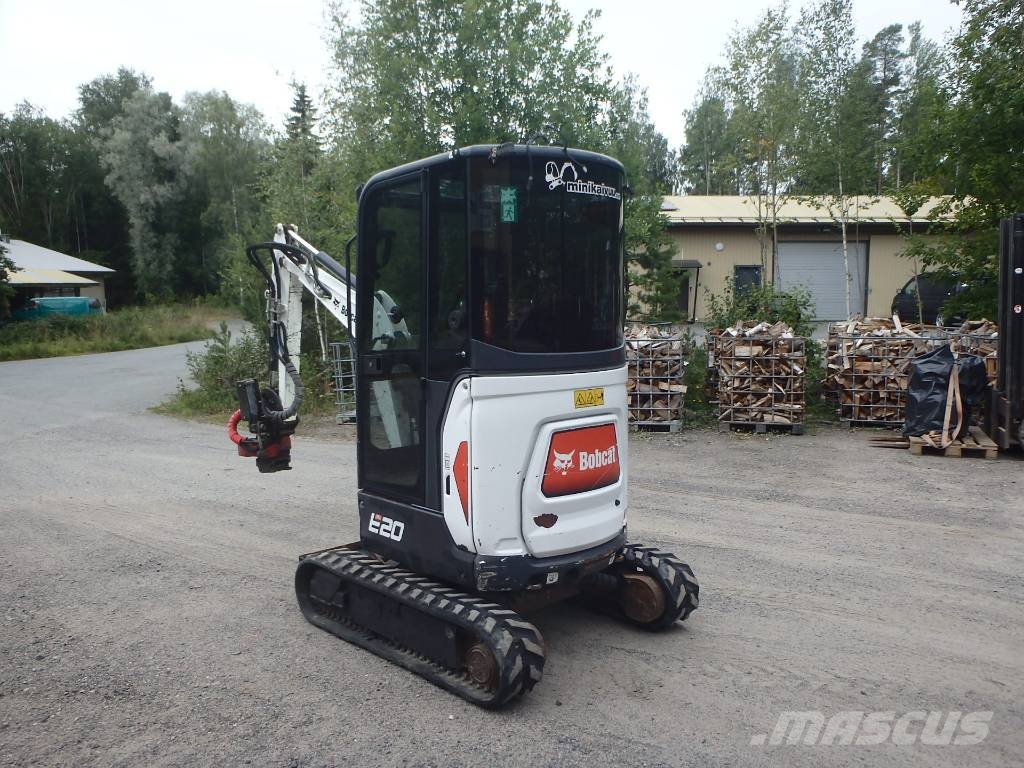 Bobcat E 20 pyörittäjällä Міні-екскаватори < 7т