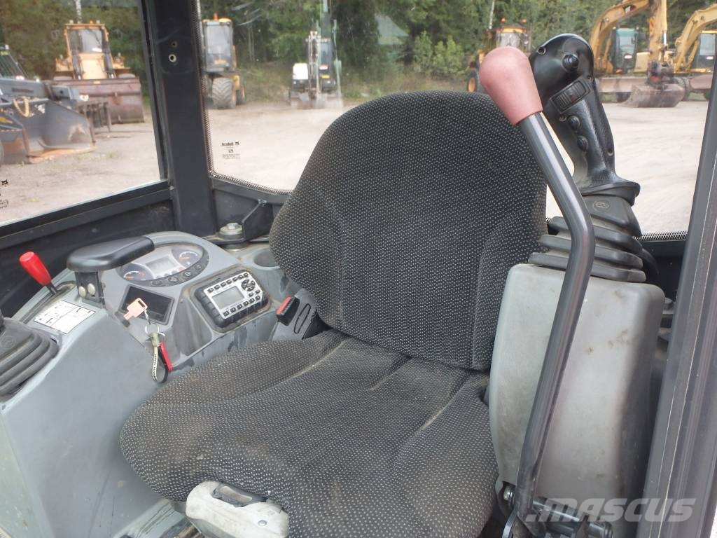 Bobcat E 20 pyörittäjällä Міні-екскаватори < 7т