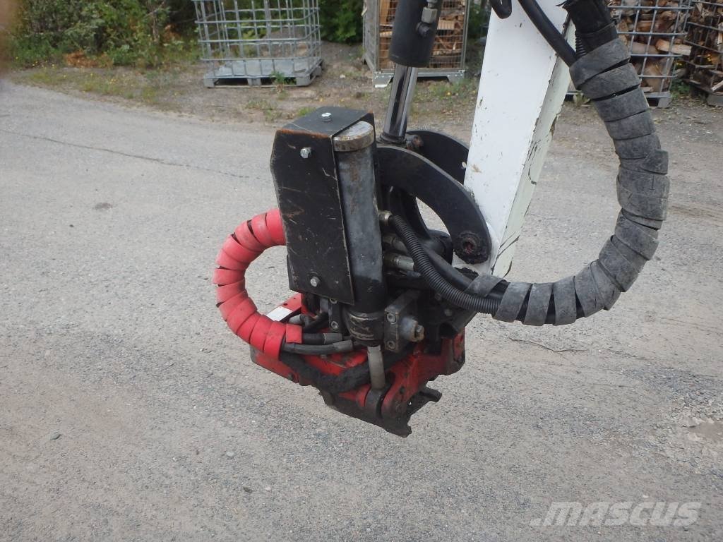 Bobcat E 20 pyörittäjällä Міні-екскаватори < 7т