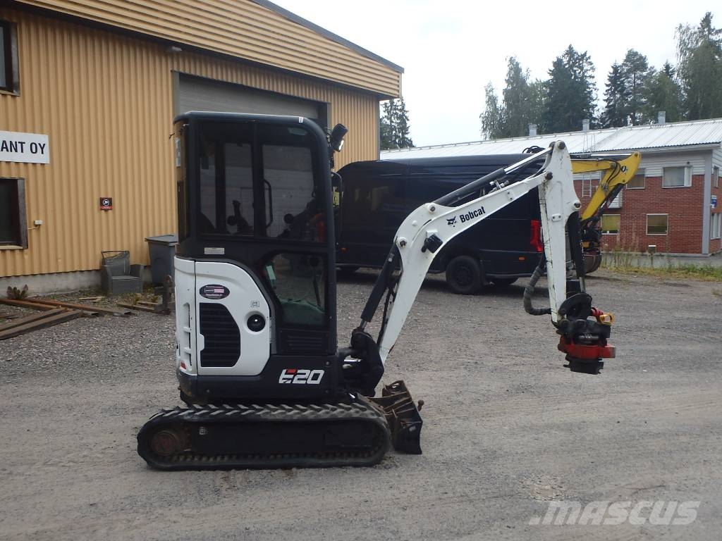 Bobcat E 20 pyörittäjällä Міні-екскаватори < 7т