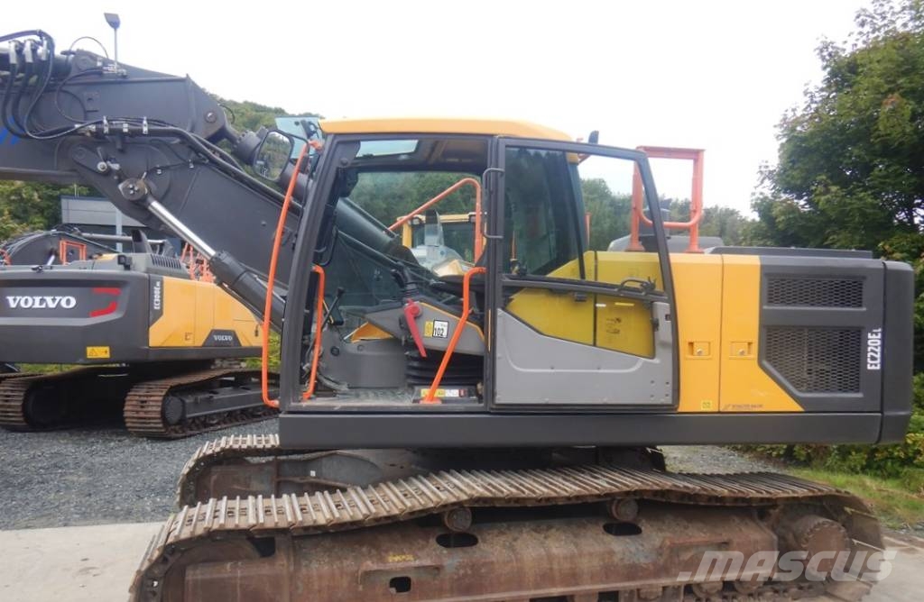 Volvo EC 220 E Roomikekskavaatorid